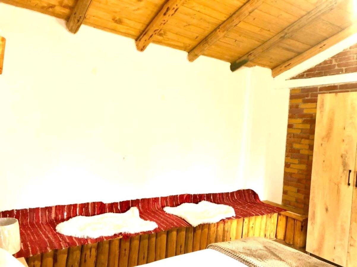 Apartment Muzhaqi Nivice